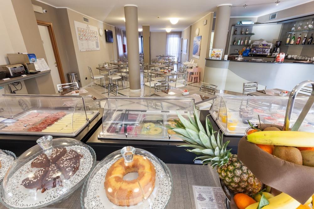 Green Class Hotel Candiolo ภายนอก รูปภาพ